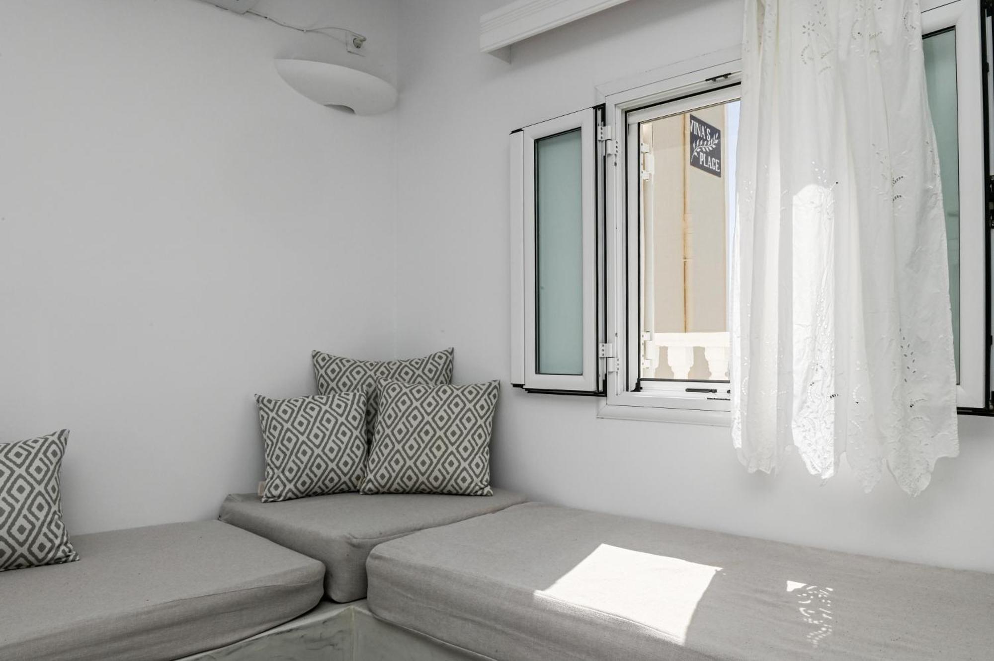 Vinas Place City Center Fira  Exterior photo